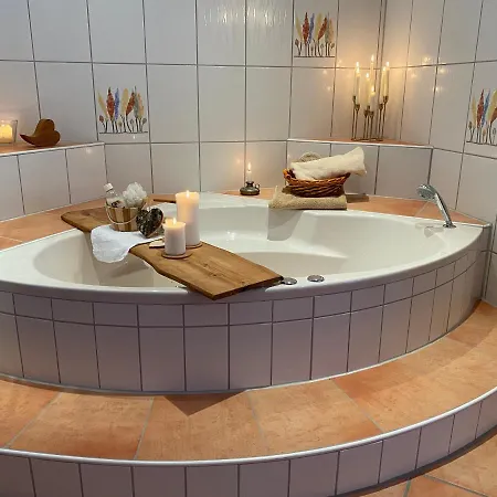 Private Spa Mit Sauna Und Whirlpool Schrozberg Extérieur photo