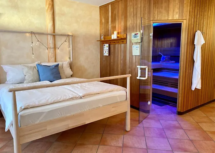 Private Spa Mit Sauna Und Whirlpool
